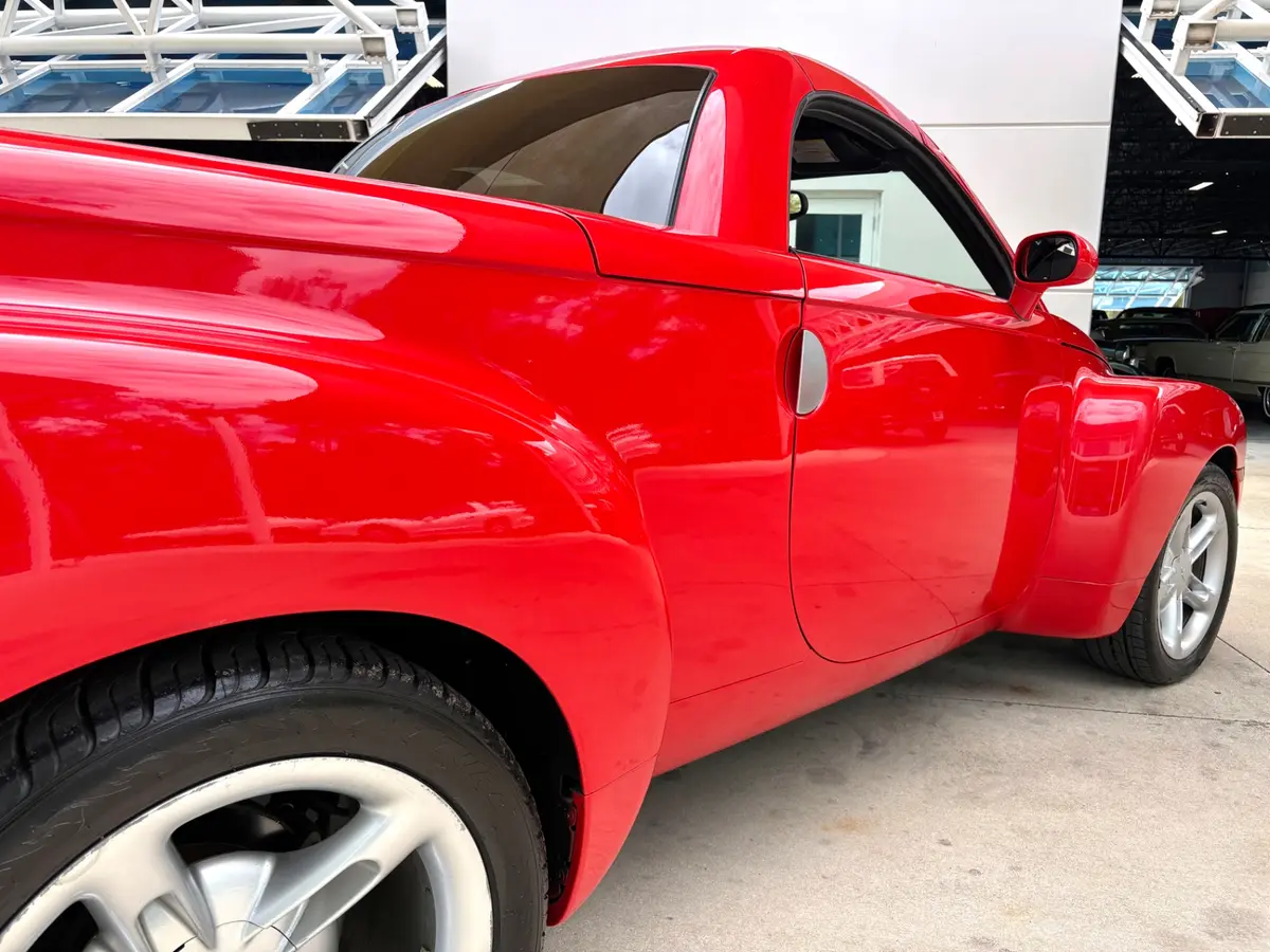 Vehicle photo 18