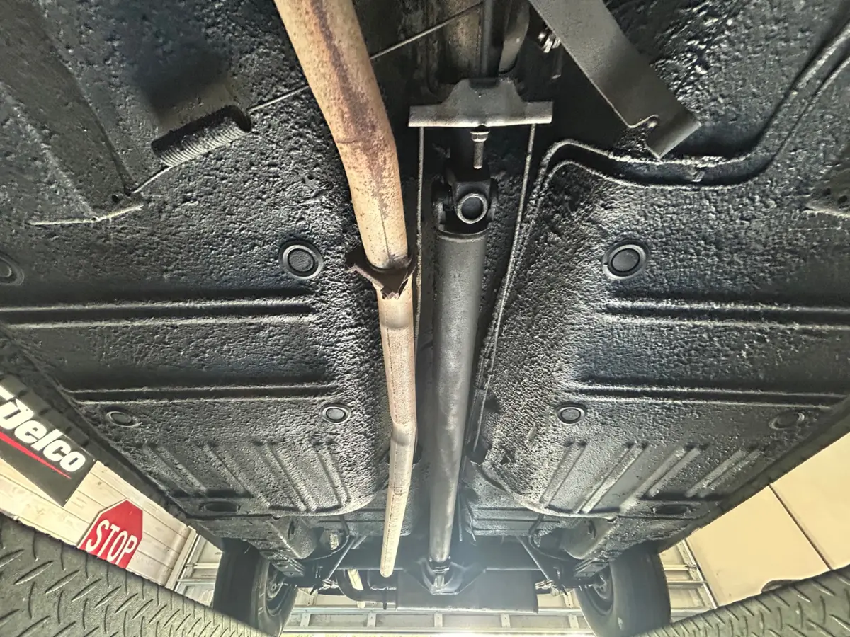 Vehicle photo 35