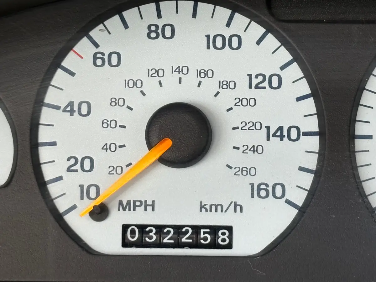 Vehicle photo 29