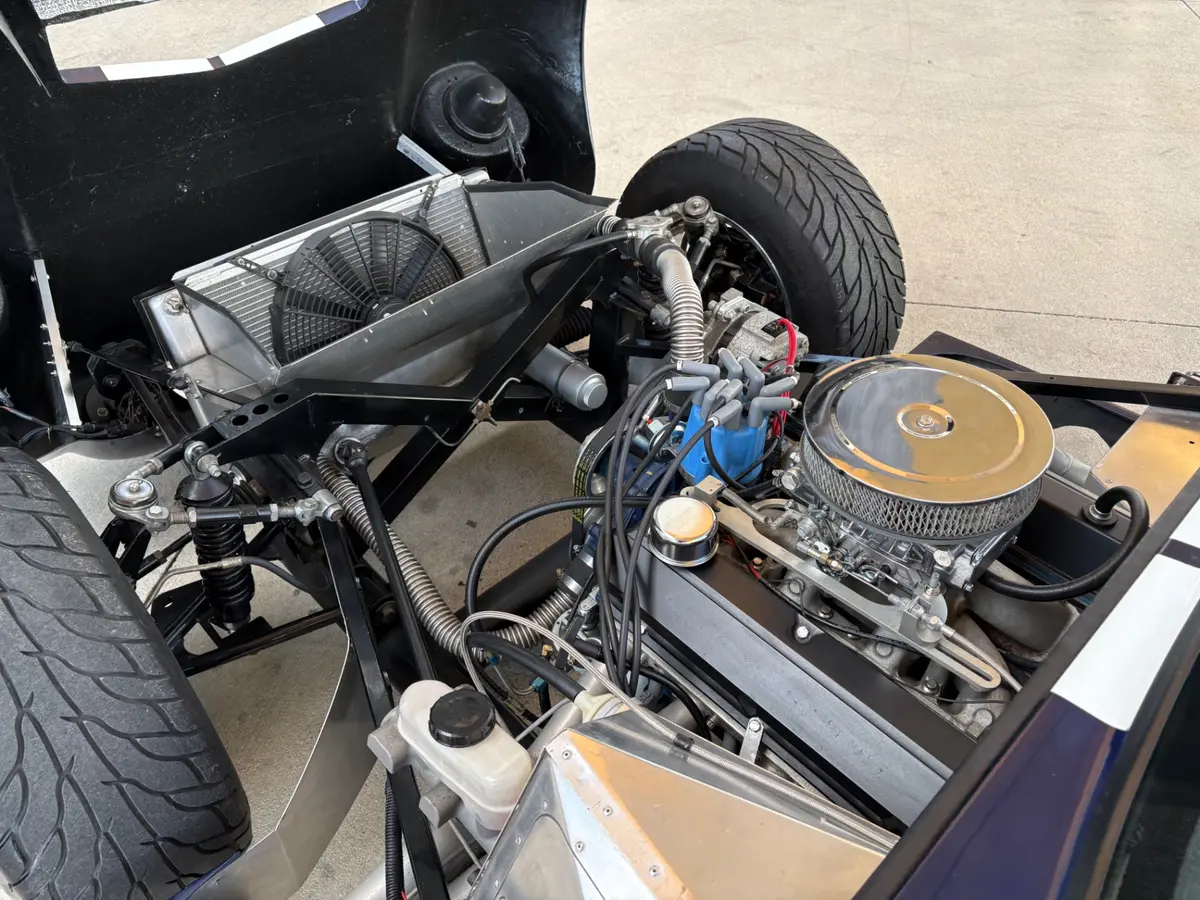 Vehicle photo 32