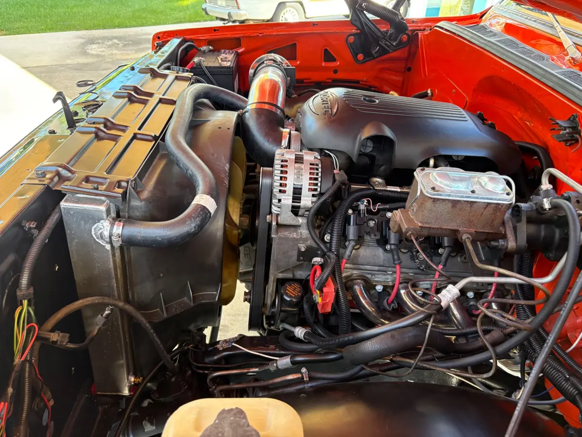 Vehicle photo 35
