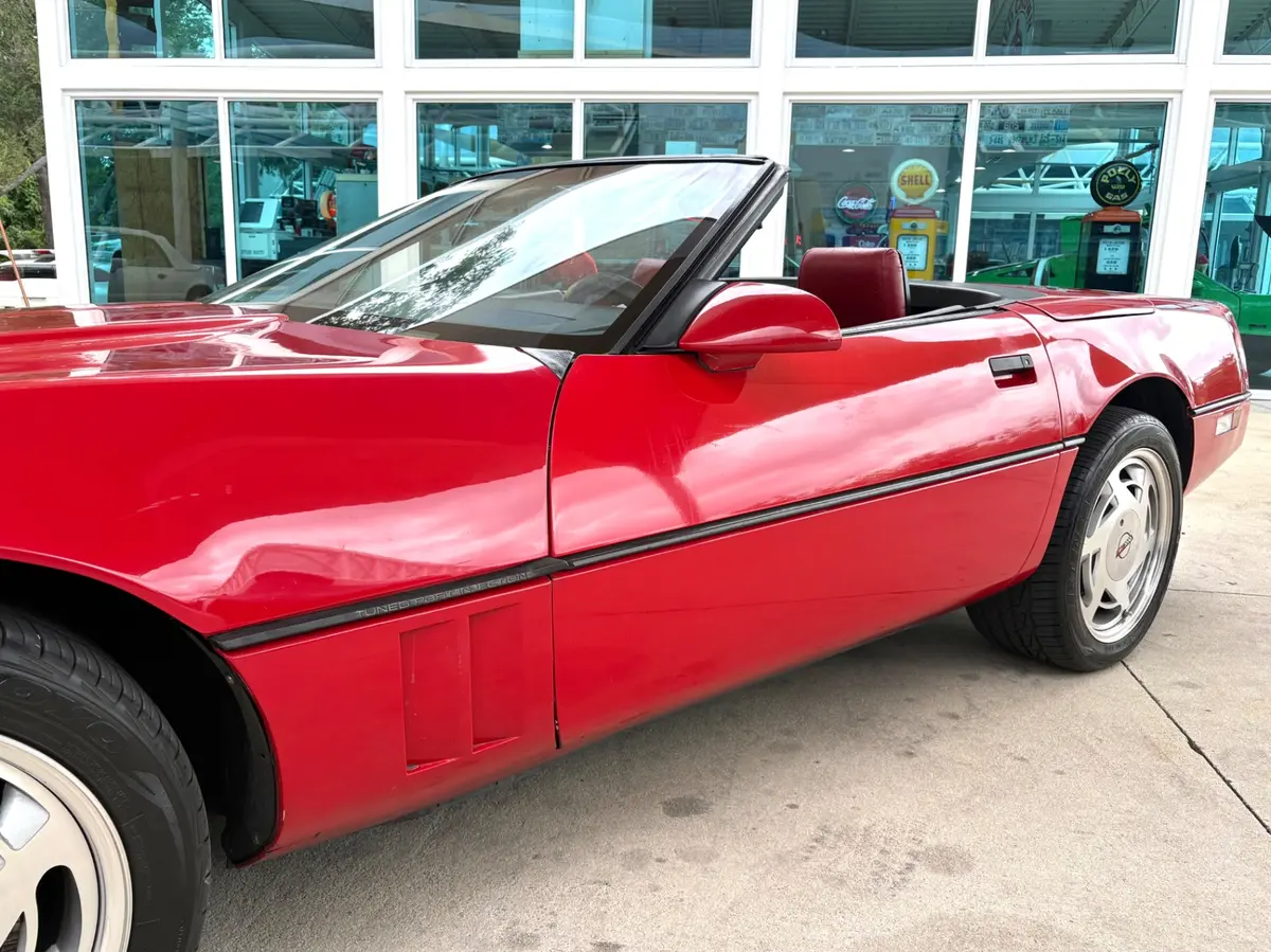 Vehicle photo 14