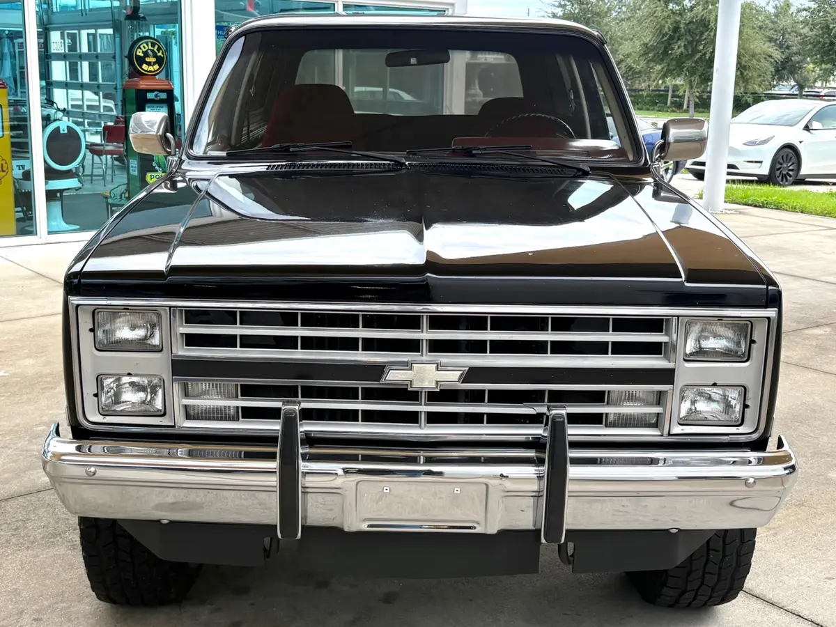 Vehicle photo 3