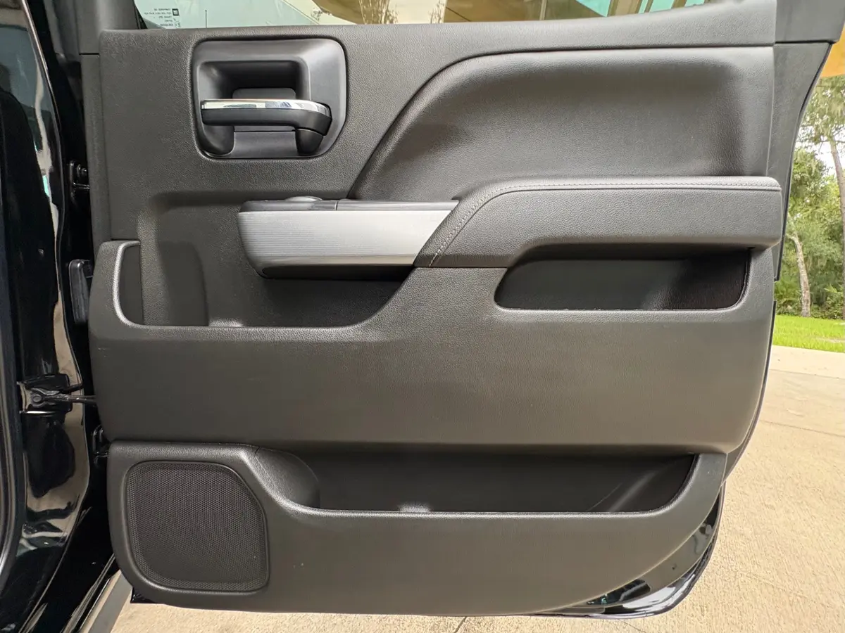 Vehicle photo 40