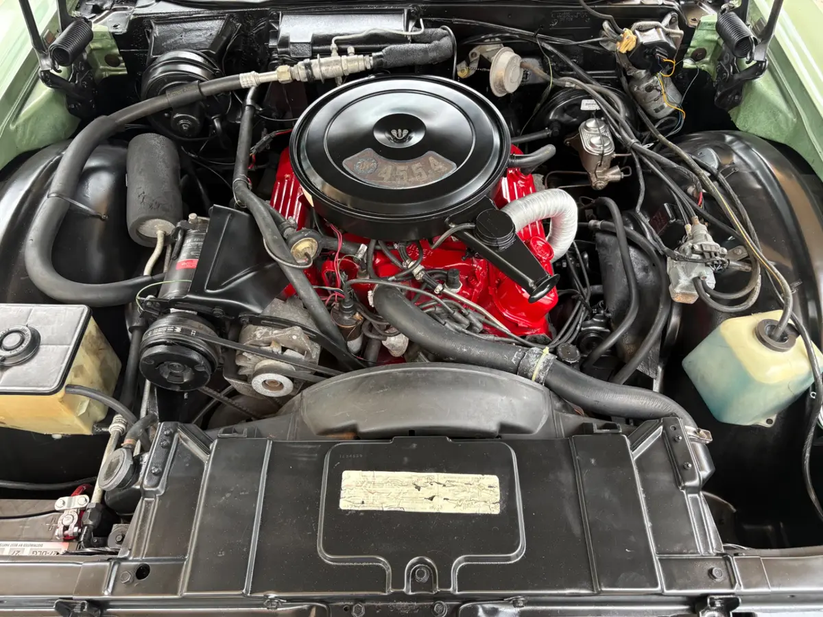 Vehicle photo 32