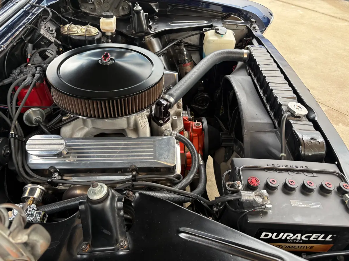 Vehicle photo 25