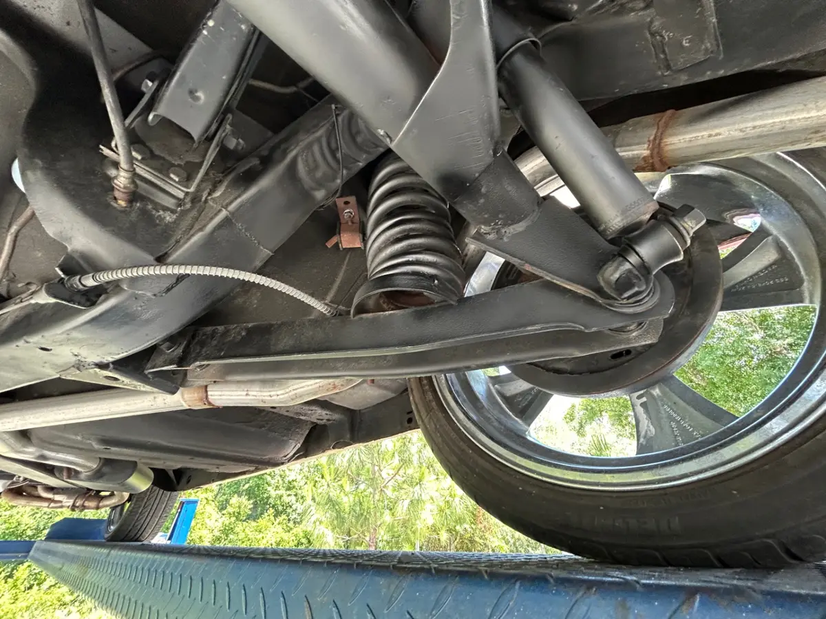 Vehicle photo 43