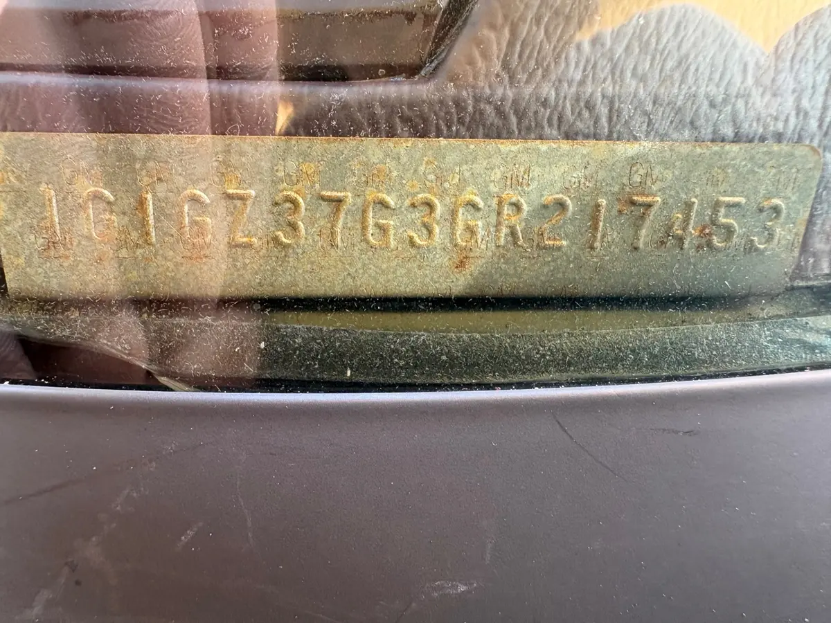 Vehicle photo 21