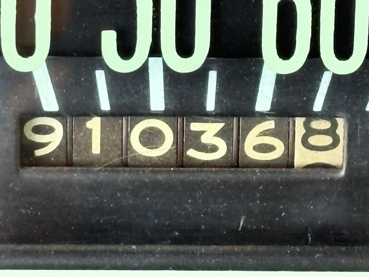 Vehicle photo 25