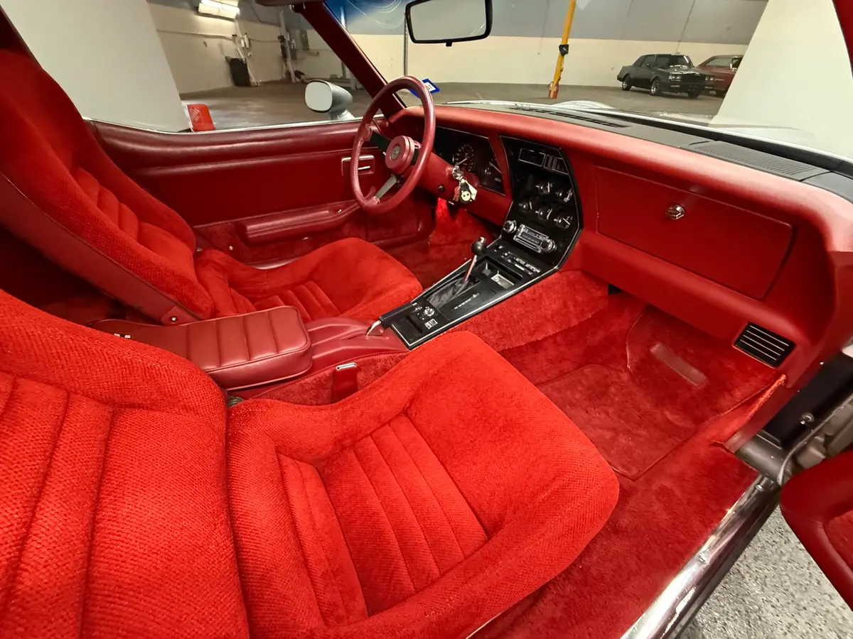 Vehicle photo 34