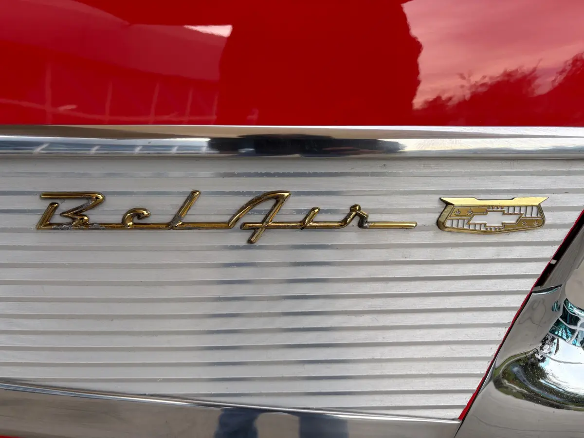 Vehicle photo 27
