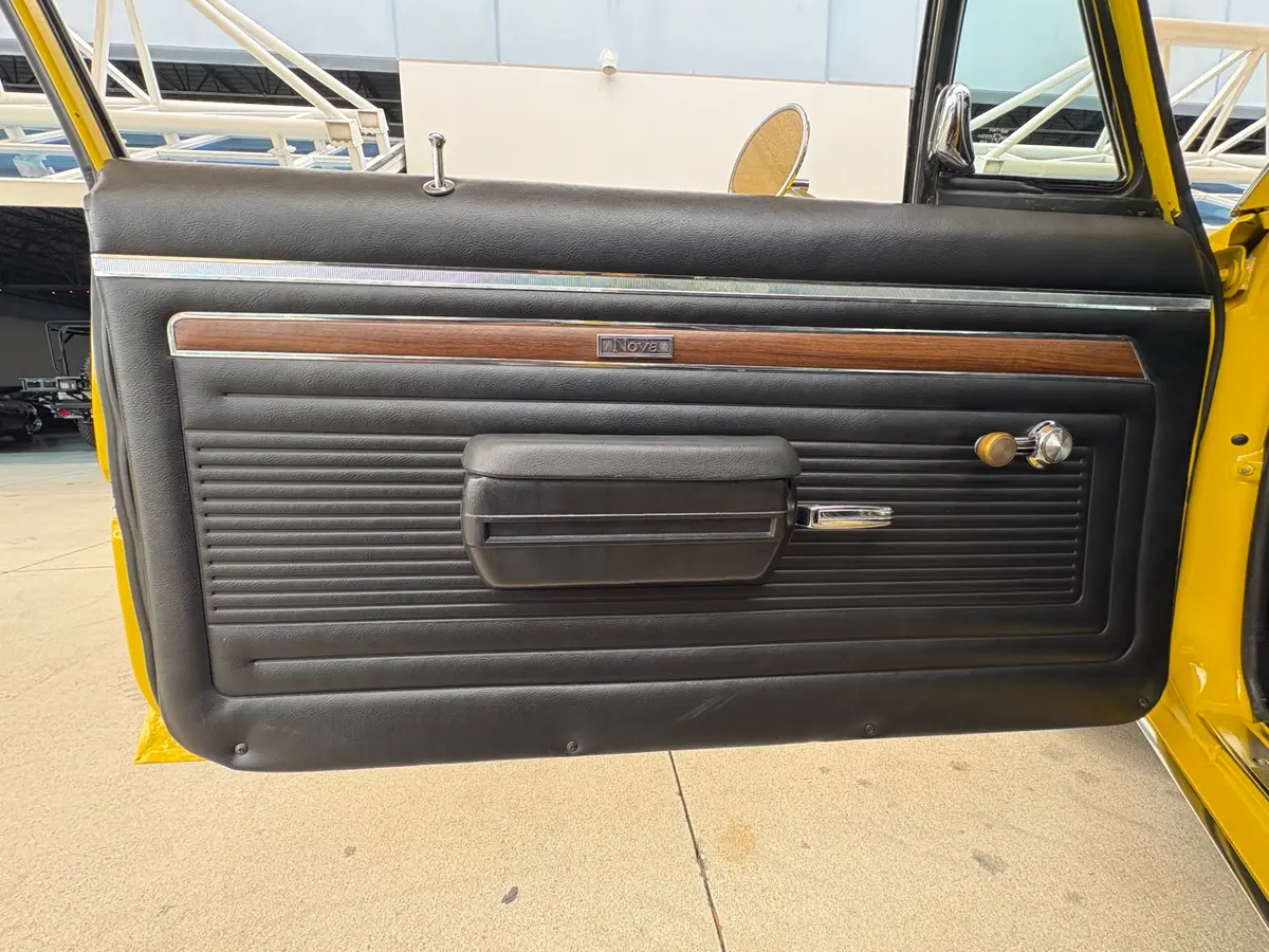 Vehicle photo 37