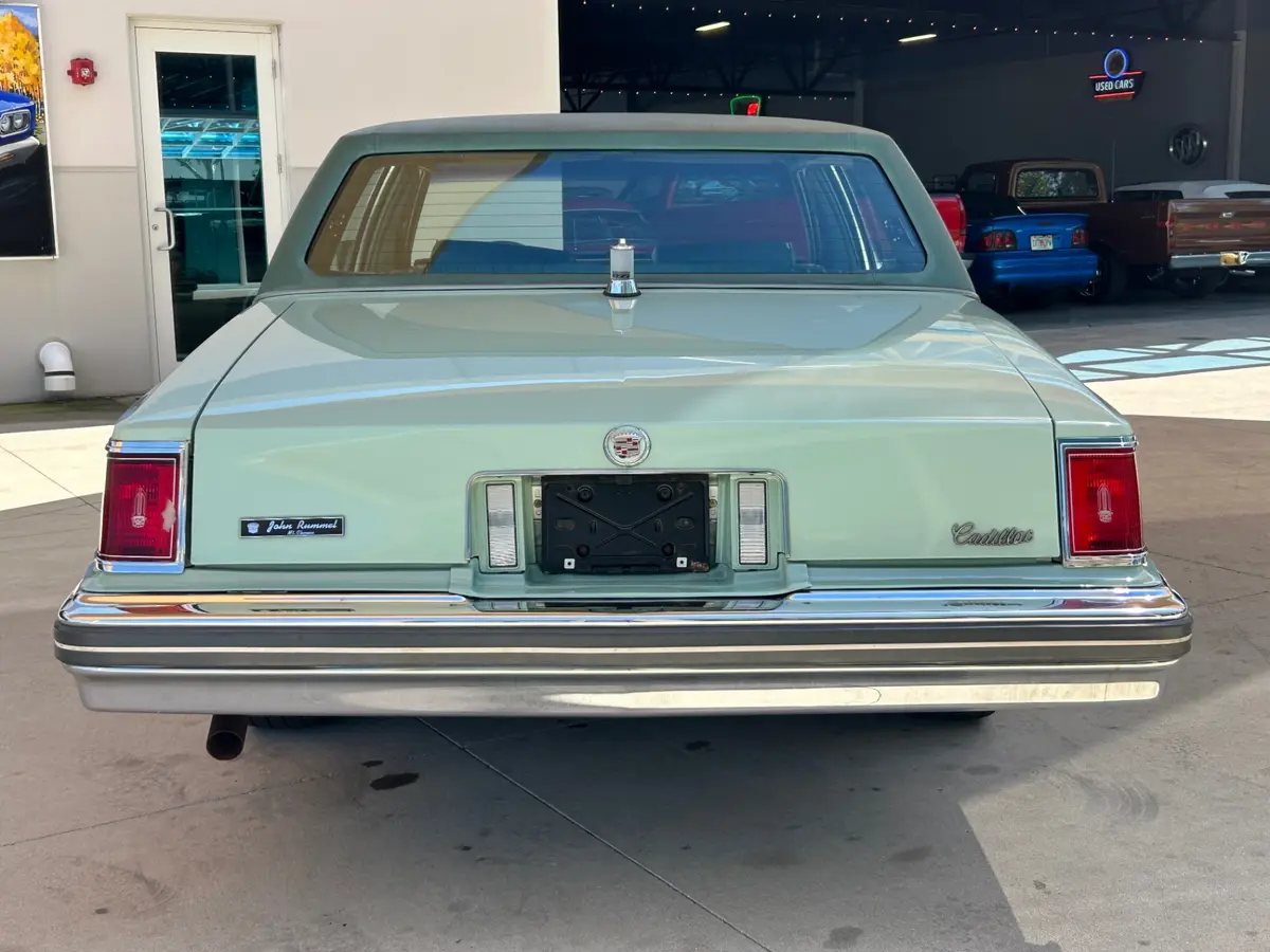 Vehicle photo 6