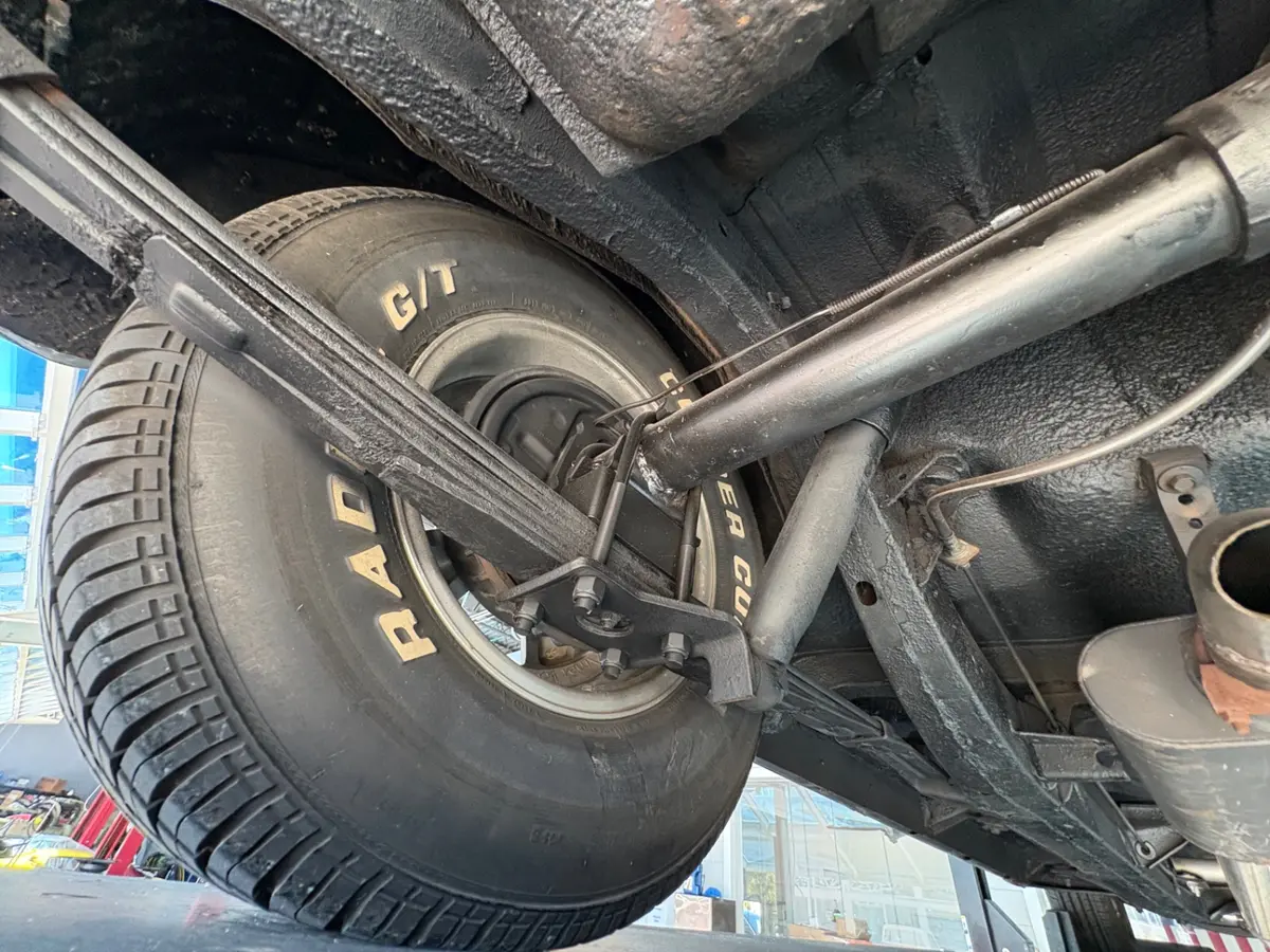 Vehicle photo 43