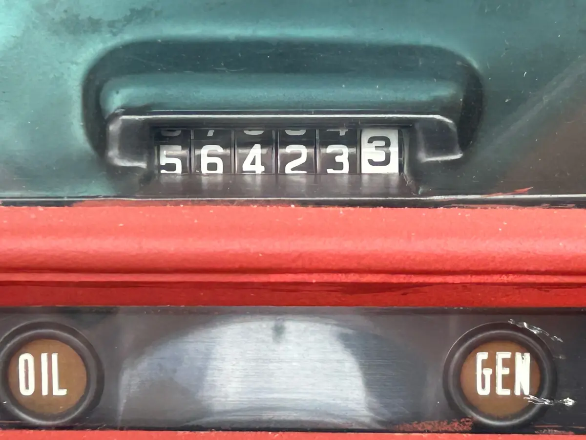 Vehicle photo 24