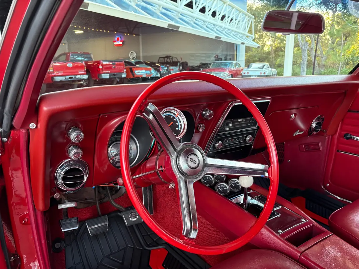 Vehicle photo 31