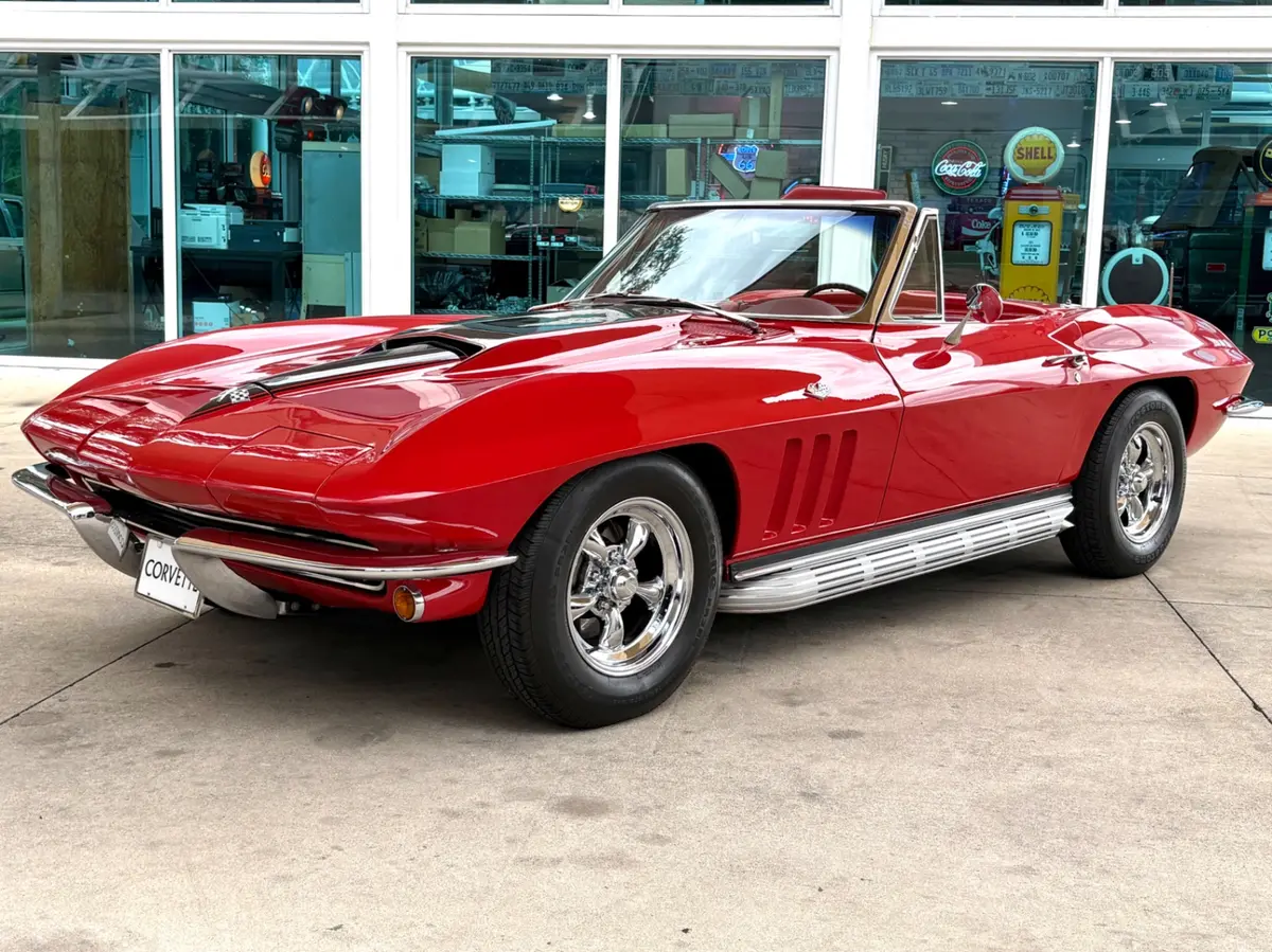 Vehicle photo 12