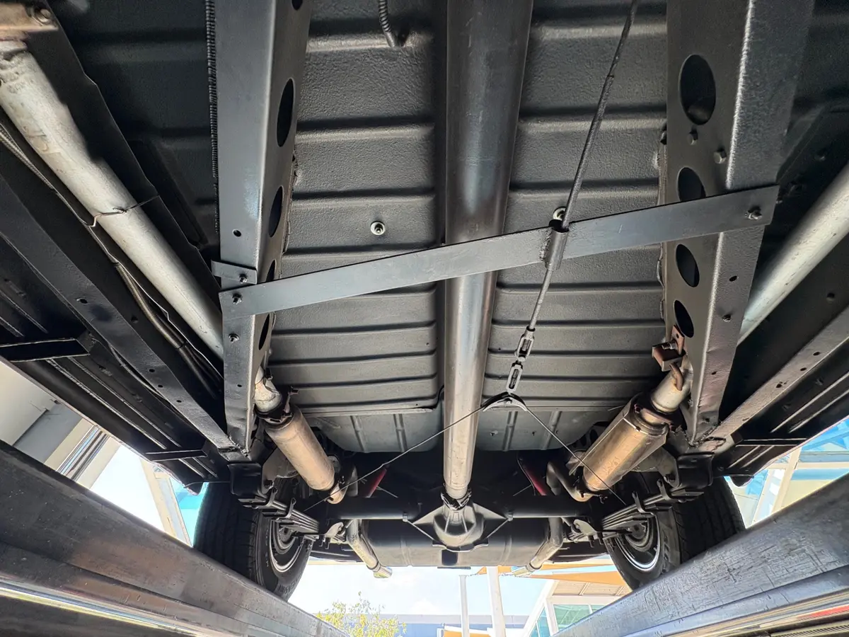 Vehicle photo 48
