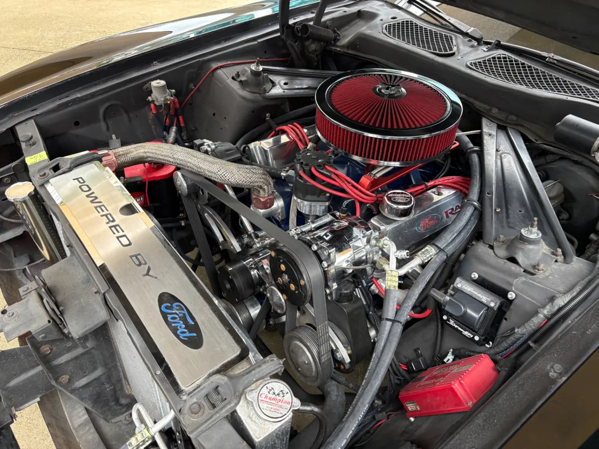 Vehicle photo 27