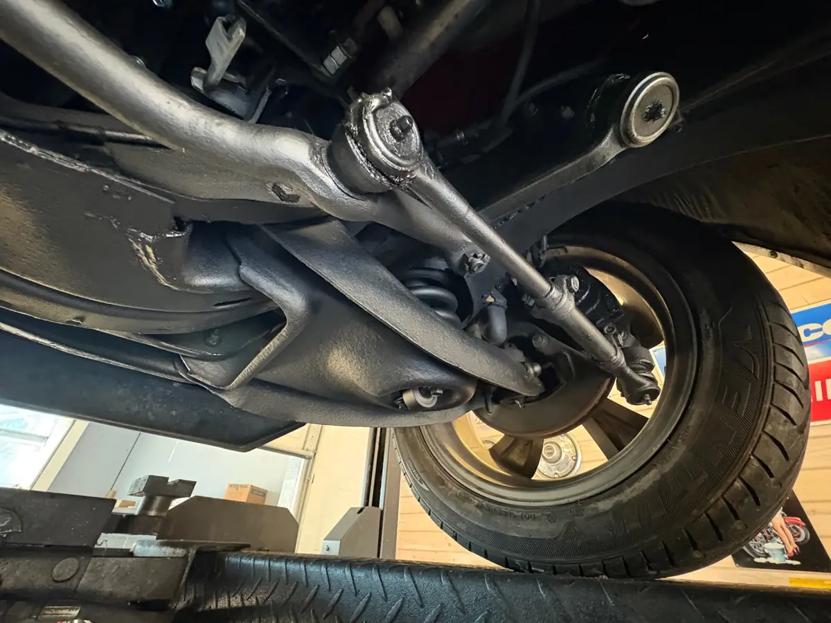 Vehicle photo 51
