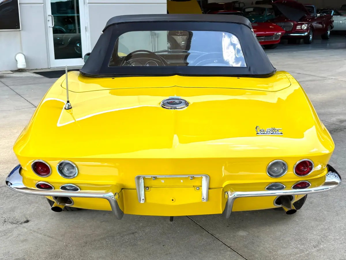 Vehicle photo 23