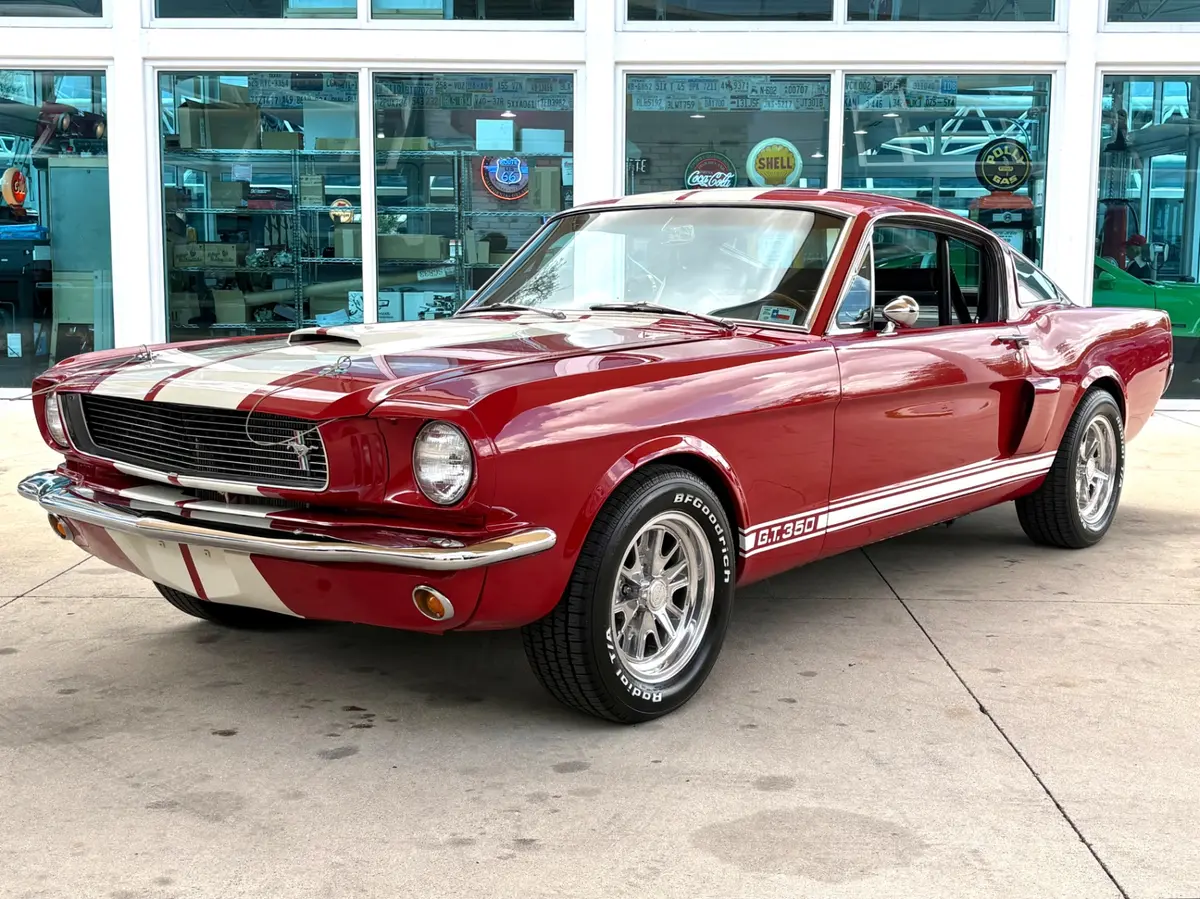 Vehicle photo 11
