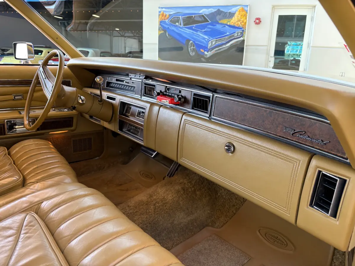 Vehicle photo 37
