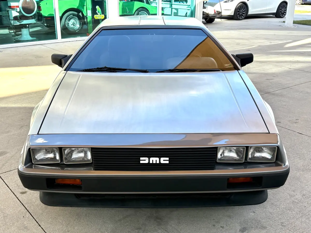 Vehicle photo 3