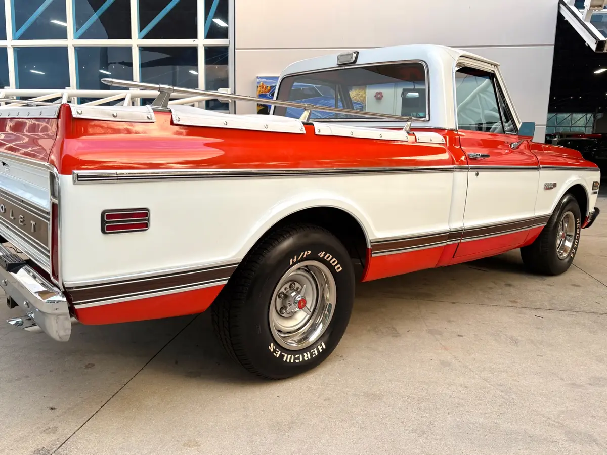 Vehicle photo 16