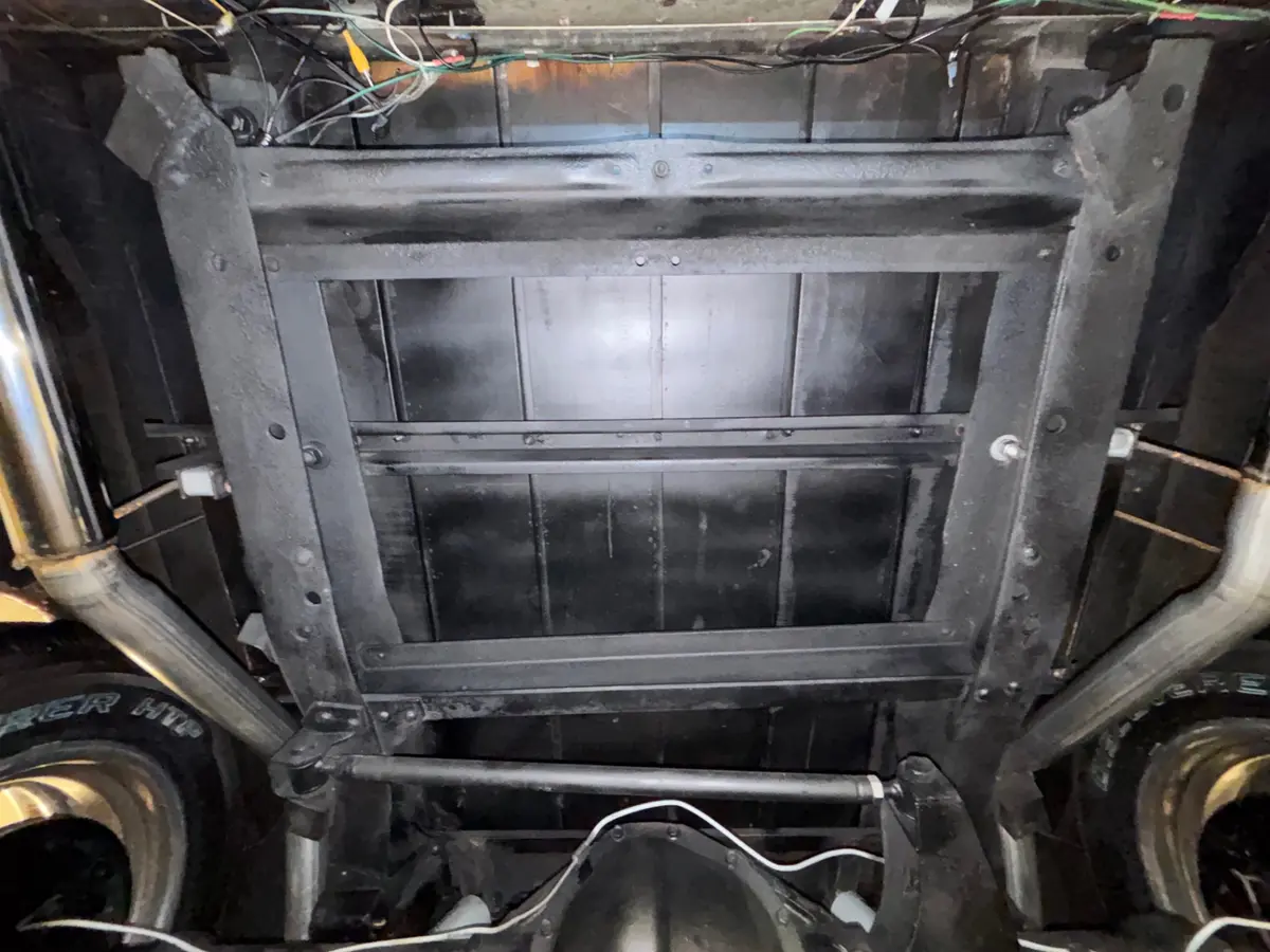 Vehicle photo 32