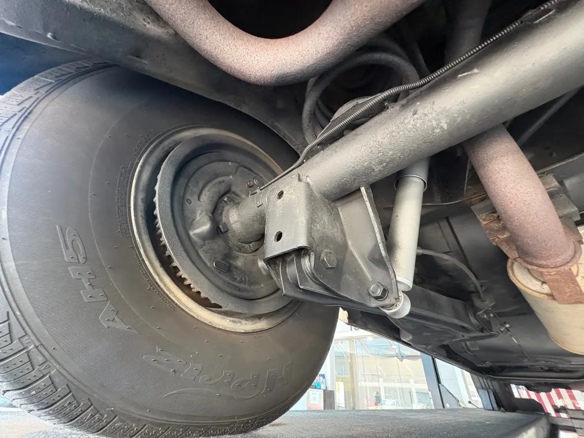 Vehicle photo 45