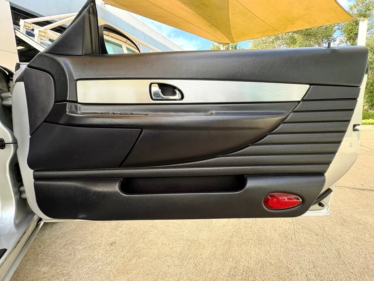 Vehicle photo 43