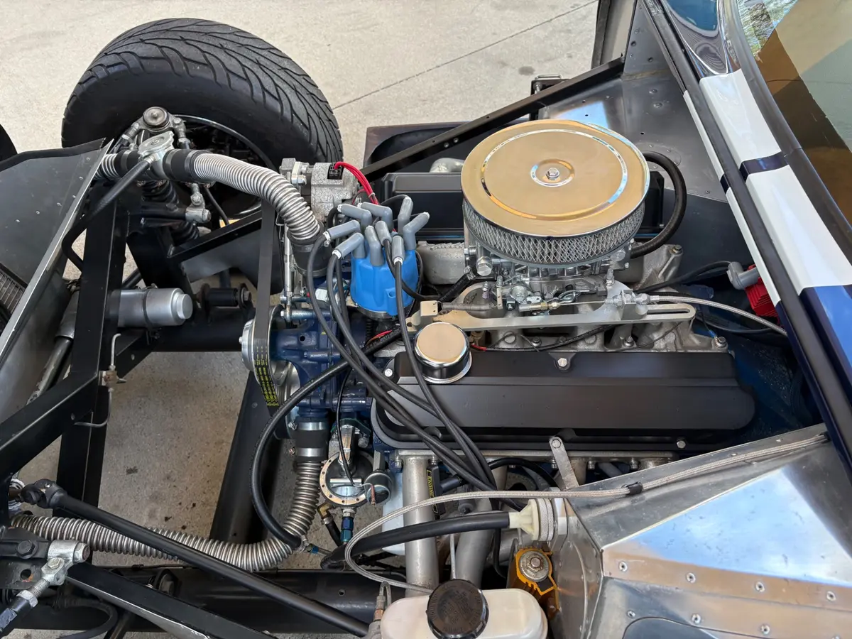 Vehicle photo 33