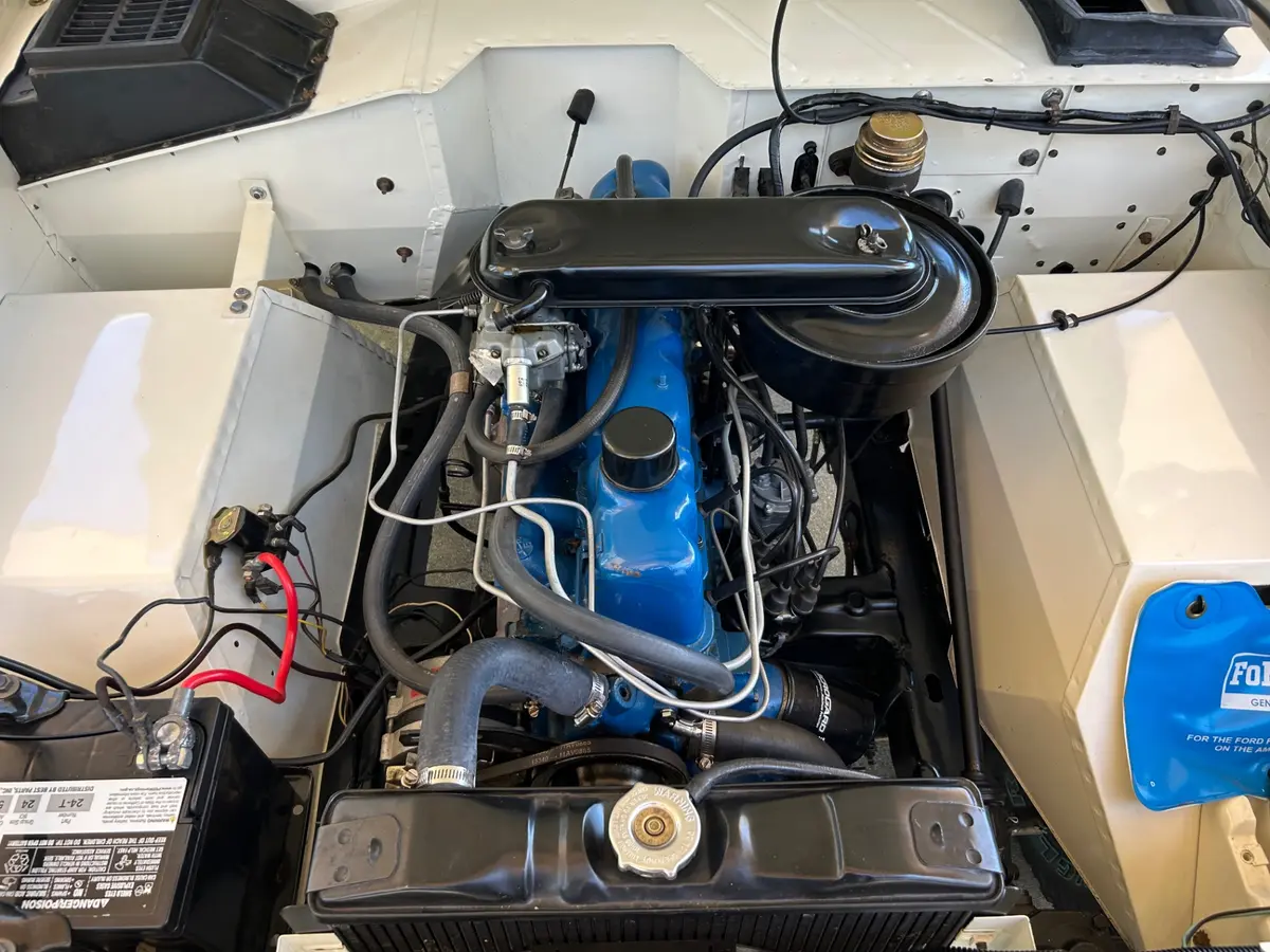 Vehicle photo 16