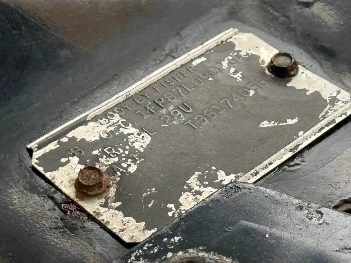 Vehicle photo 26