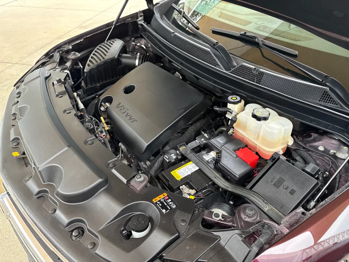 Vehicle photo 28