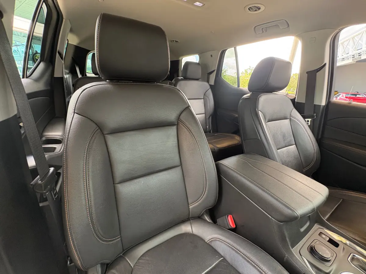 Vehicle photo 46