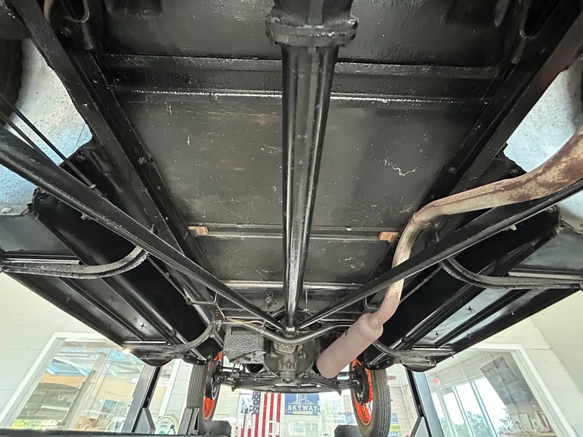 Vehicle photo 42