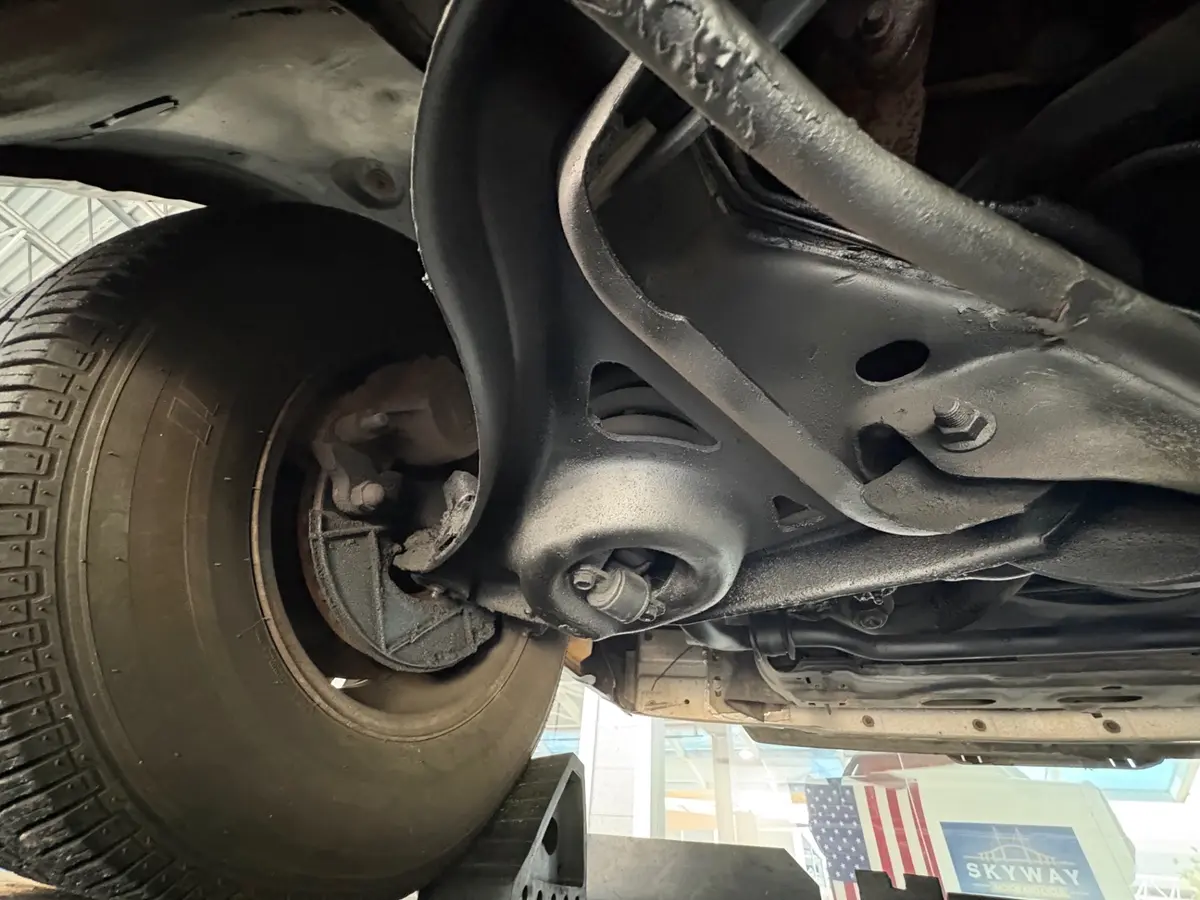 Vehicle photo 60