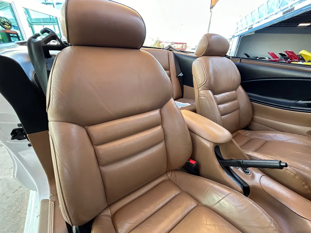 Vehicle photo 27