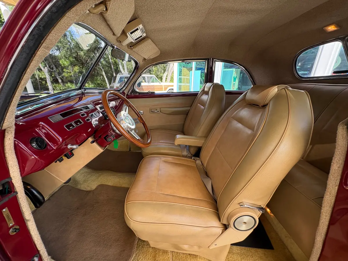 Vehicle photo 29