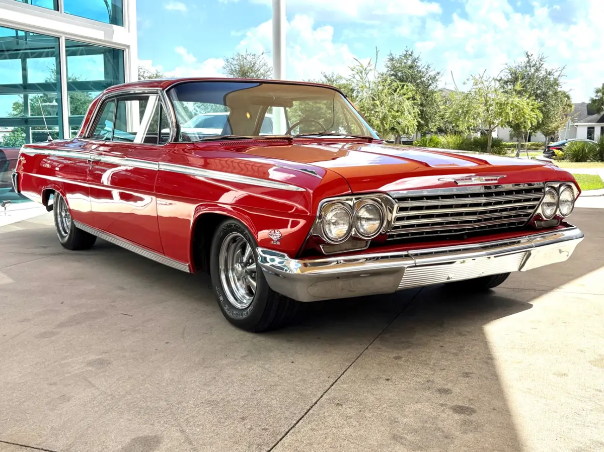 Vehicle photo 4