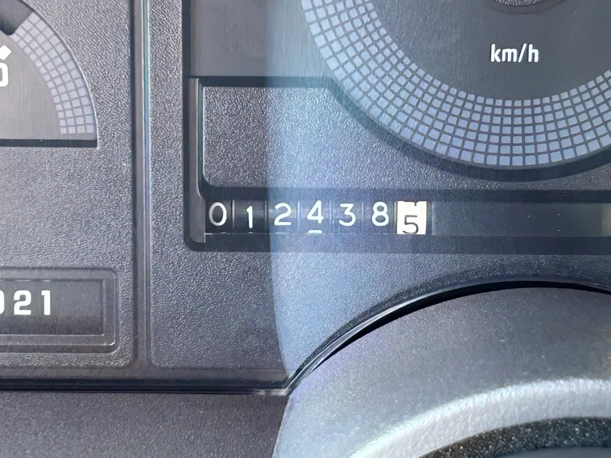 Vehicle photo 14