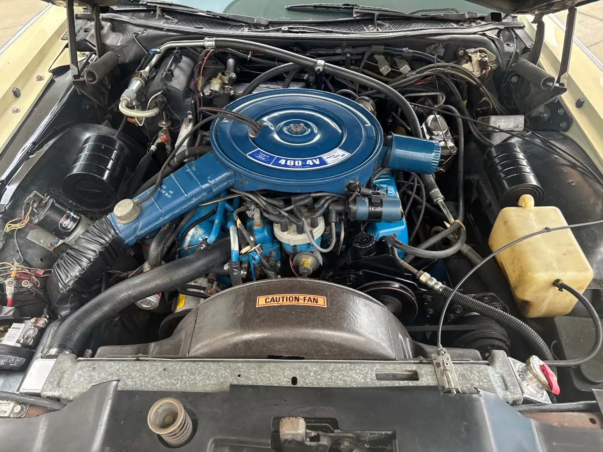 Vehicle photo 28