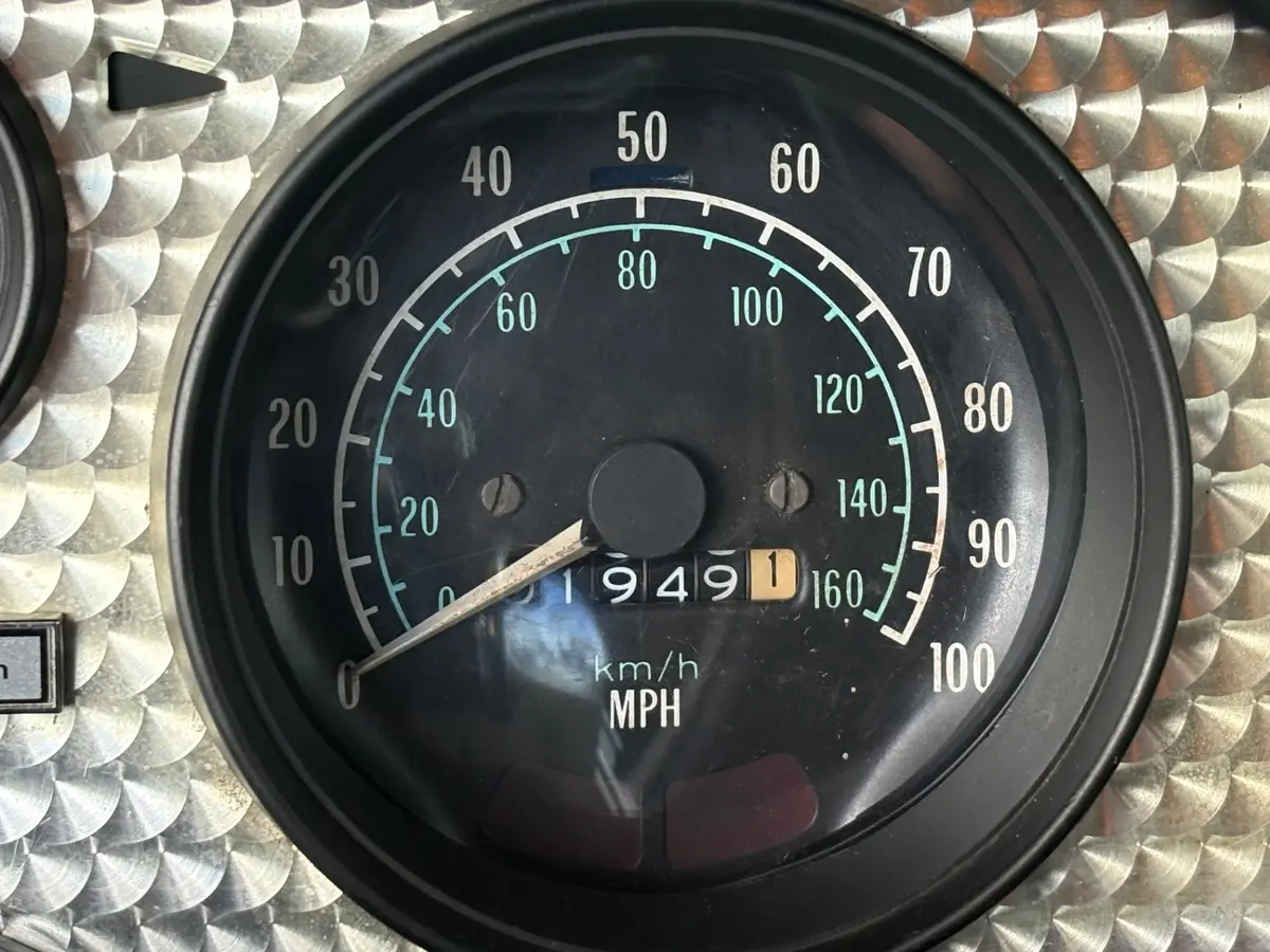 Vehicle photo 25
