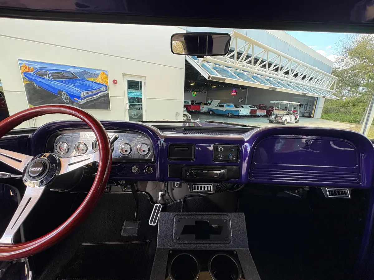Vehicle photo 35