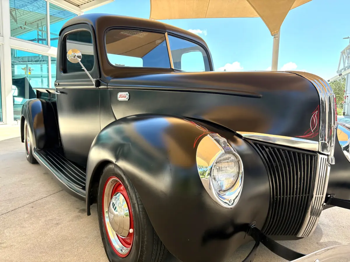 Vehicle photo 19