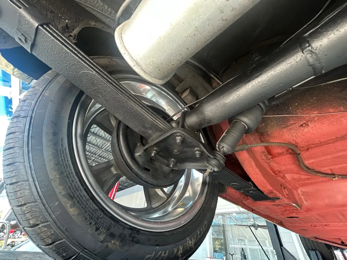 Vehicle photo 34