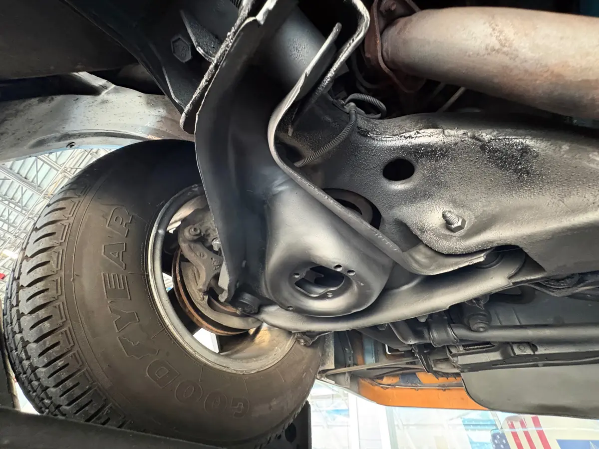 Vehicle photo 57