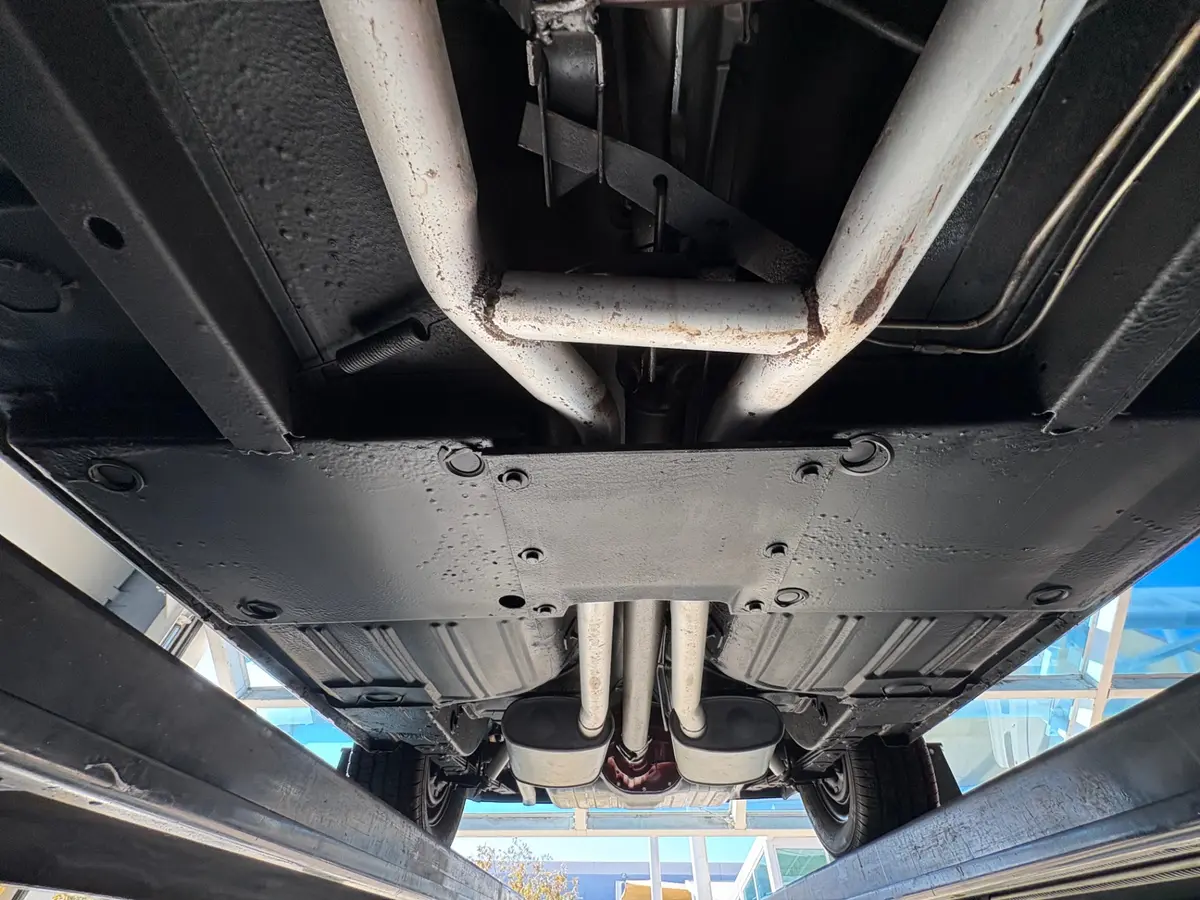 Vehicle photo 58